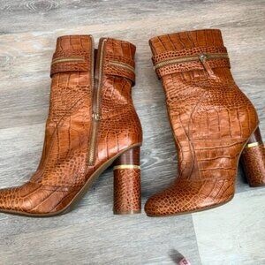 BCBG Womens US 10M Bootie Brown Crocodile Leather Side Zip Block Heel Ankle Boot